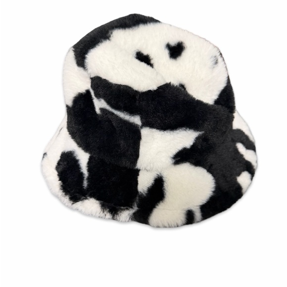 SHEIN Black and White Fuzzy Hat - Picture 2 of 3